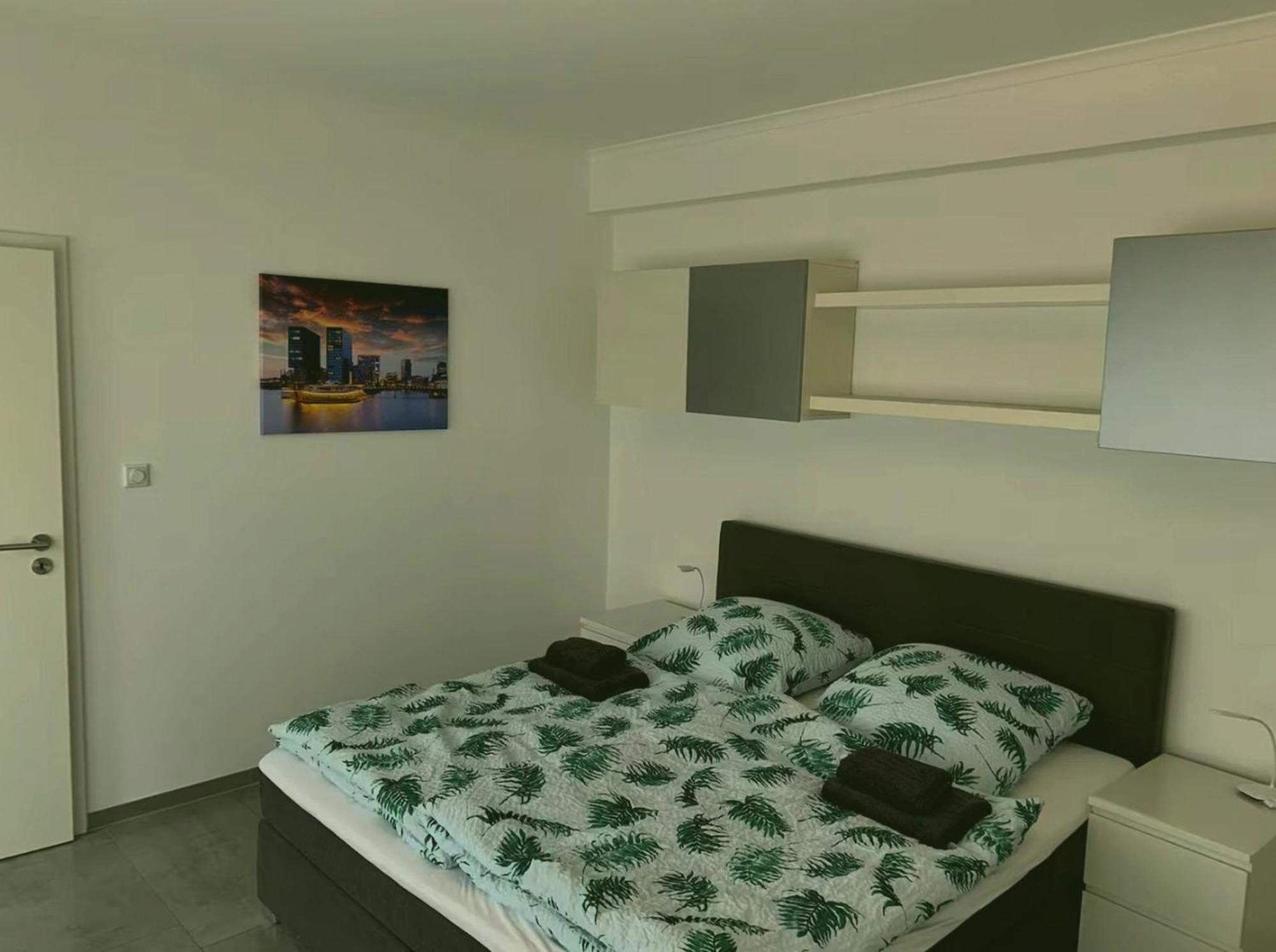 4 Bedrooms *